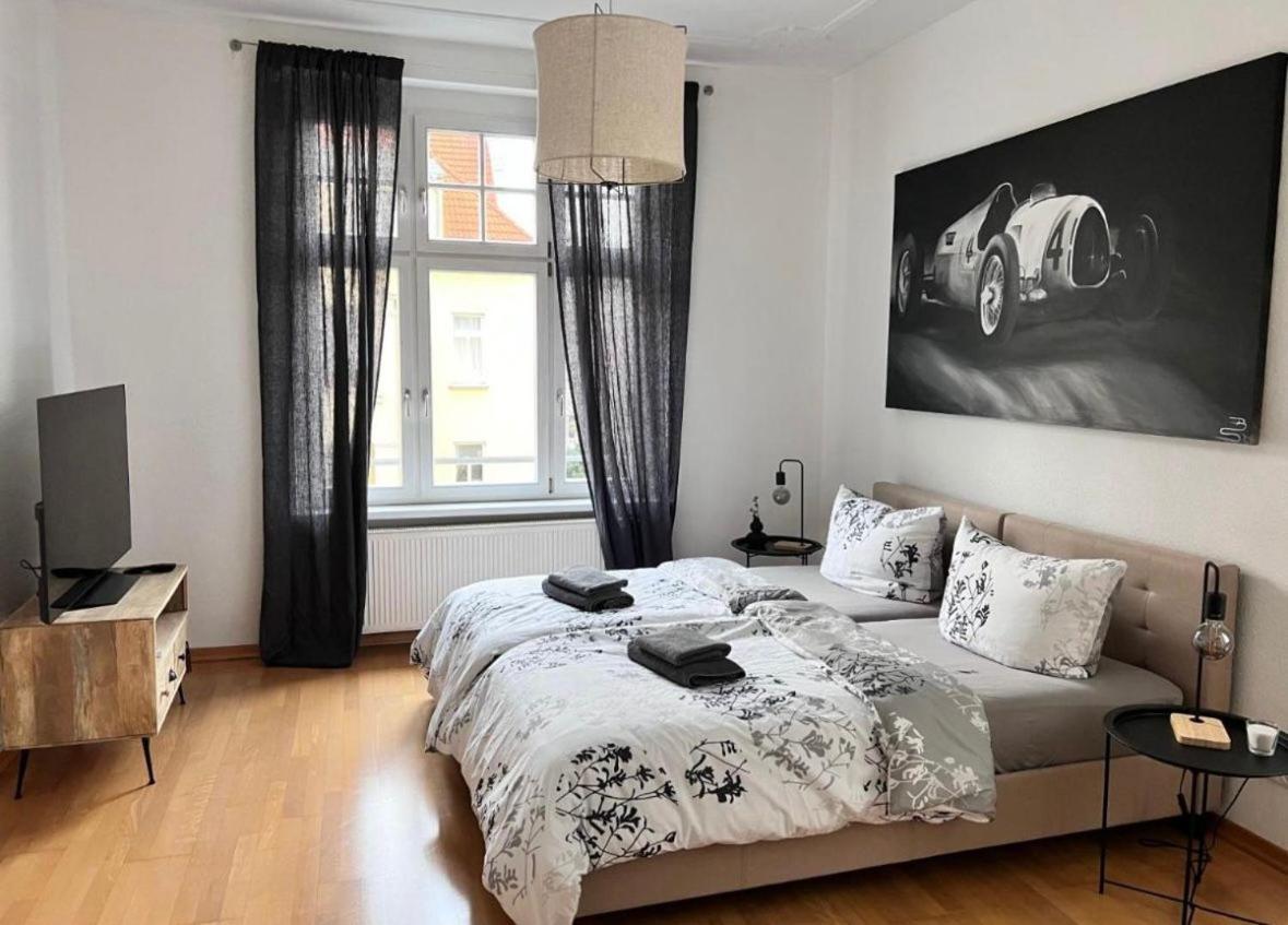 Feine Apartments In Der Suedstadt Von Erfurt Mit Kostenlosen Stellplatz & Flasche Wein Zur Begruessung Extérieur photo